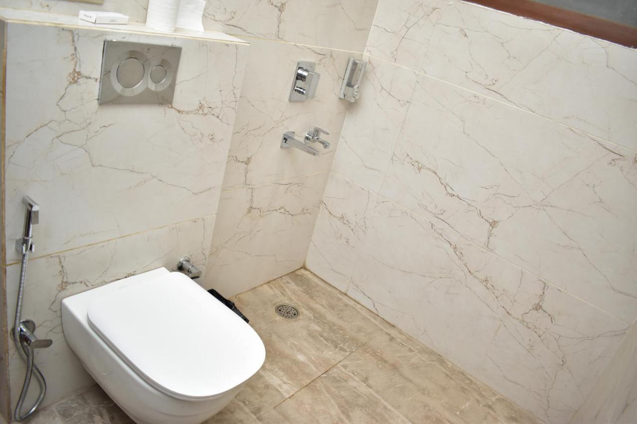 Qotel Hotel Signature Bnb-Ashok Vihar New Delhi Exterior photo